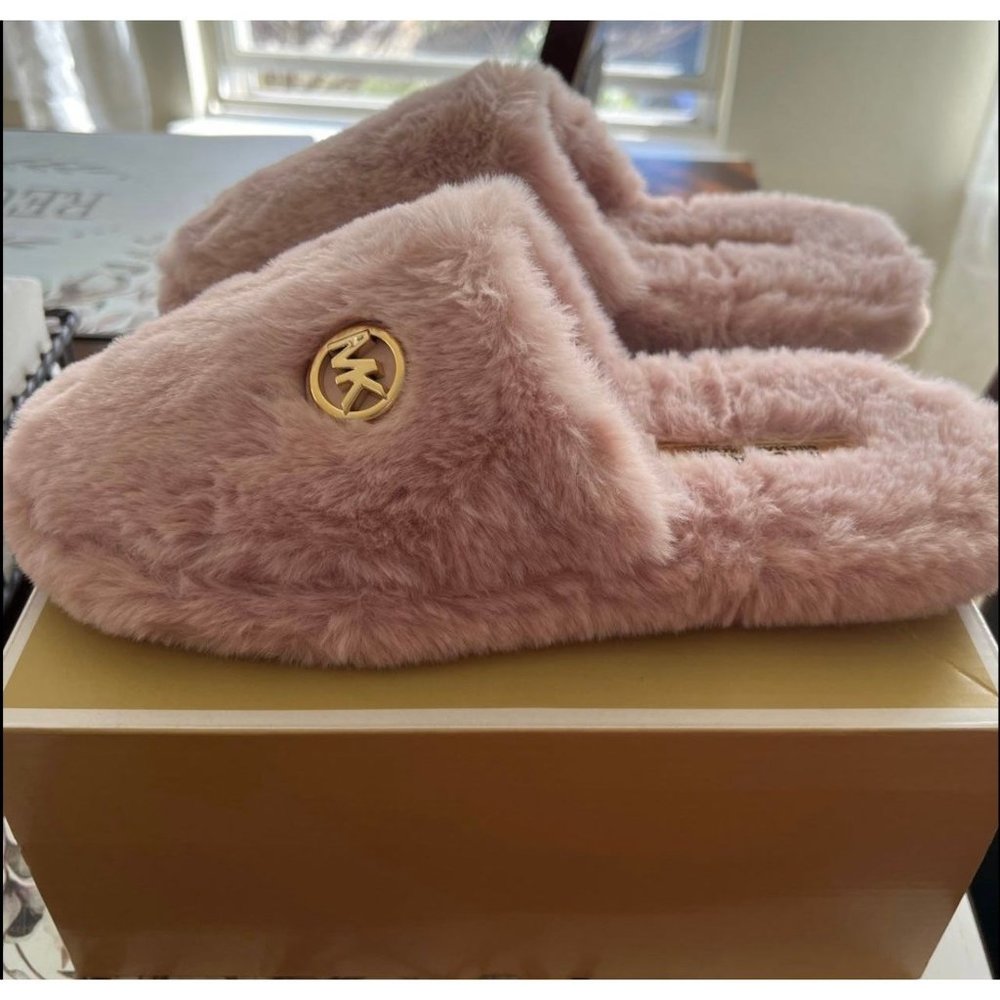Michael Kors Alexis Closed toe Sherpa Slides - Picture 2 of 6